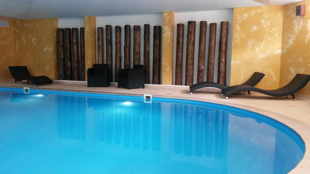 Hotel Kamei Snina Buitenkant foto