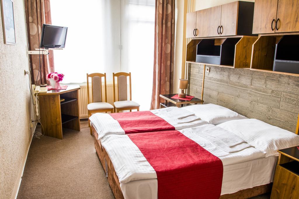 Hotel Kamei Snina Buitenkant foto
