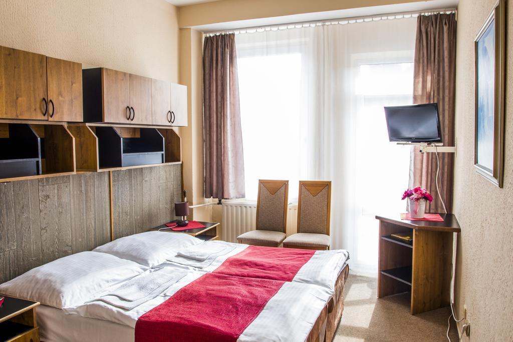Hotel Kamei Snina Buitenkant foto